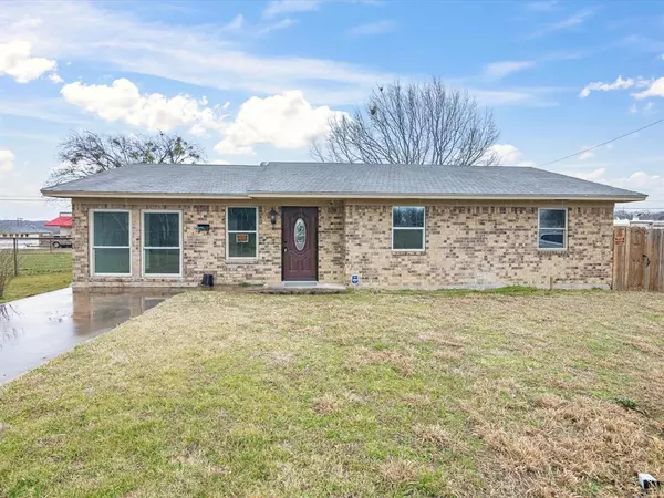 700 N Knox Street, Jacksboro, TX 76458