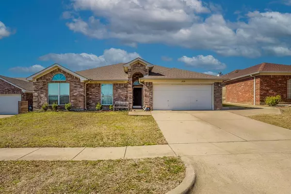 Arlington, TX 76002,6928 Meadow Bend Drive