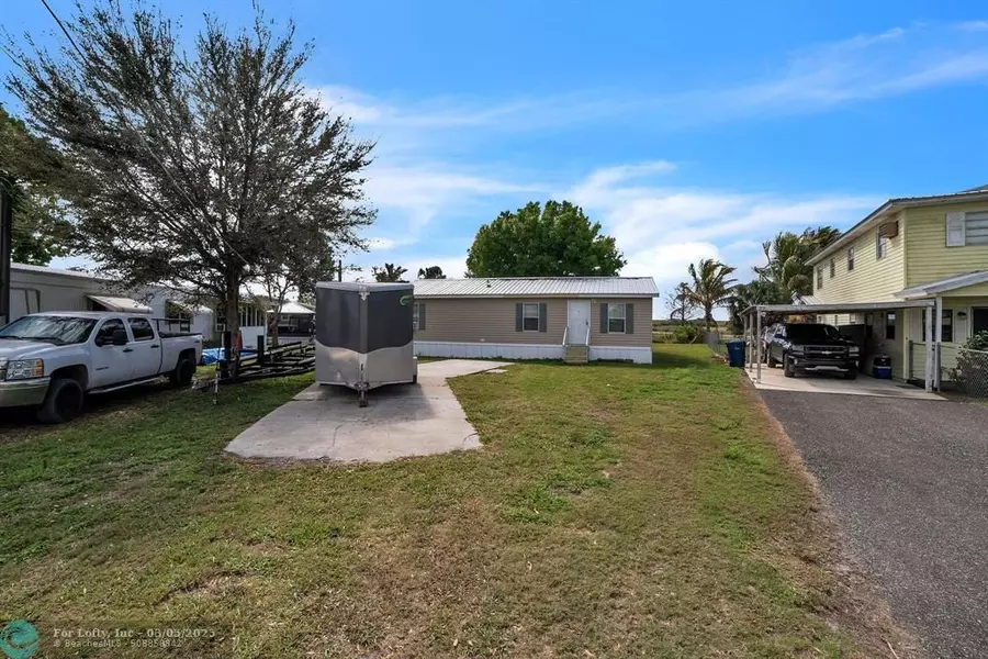 1103 Lemon St, Okeechobee, FL 34974