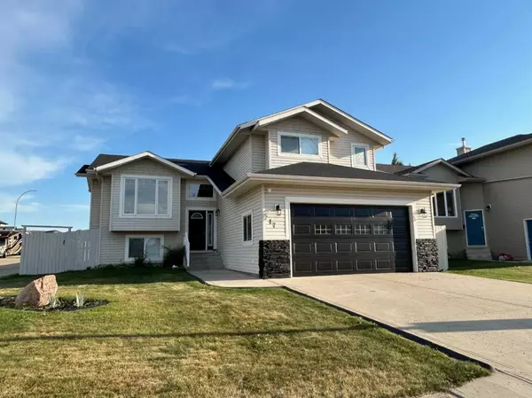 17 Lakeland RD, Sylvan Lake, AB T4S 0A3