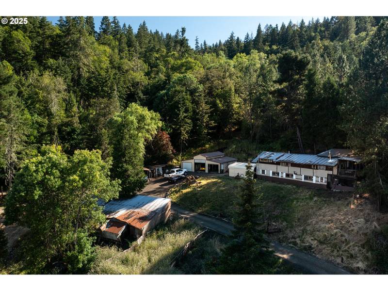 1896 SE STRONG AVE, Roseburg, OR 97470