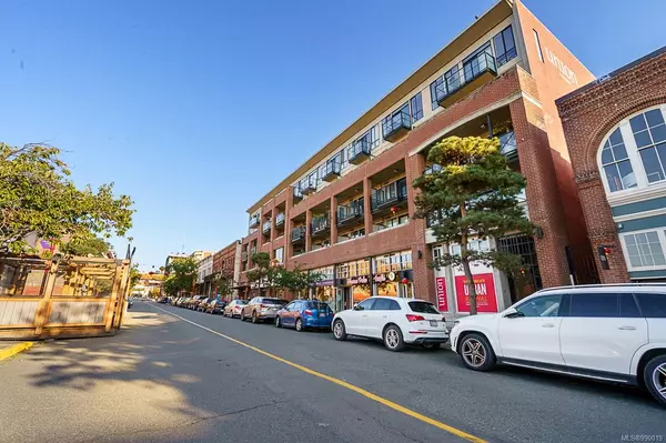 Victoria, BC V8W 0C5,517 Fisgard St #410