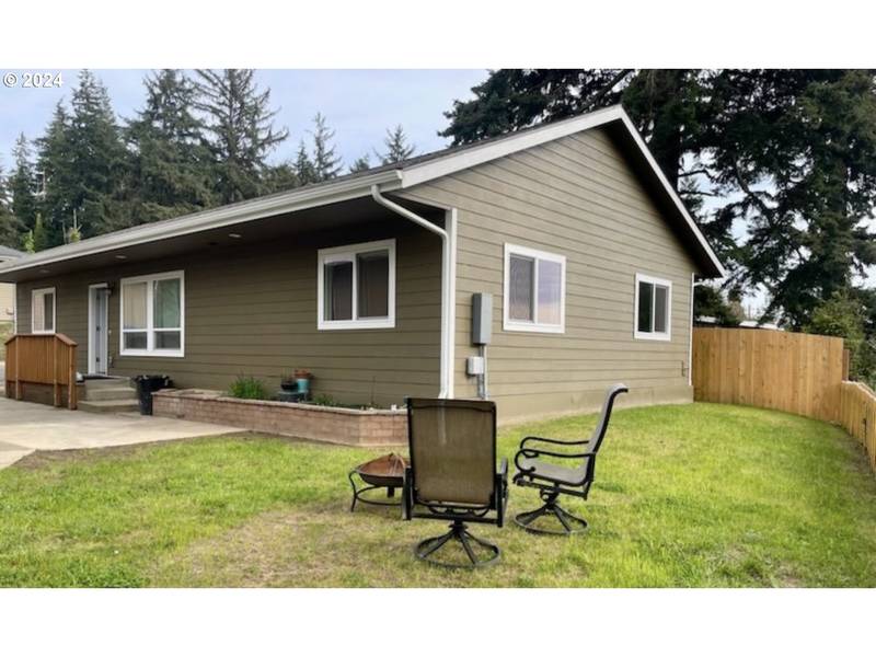 2579 Pony Creek RD, North Bend, OR 97459