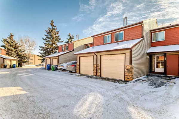 41 Glenbrook CRES #17, Cochrane, AB T4C 1E9