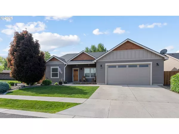 1003 SW OLIVE CT, Hermiston, OR 97838