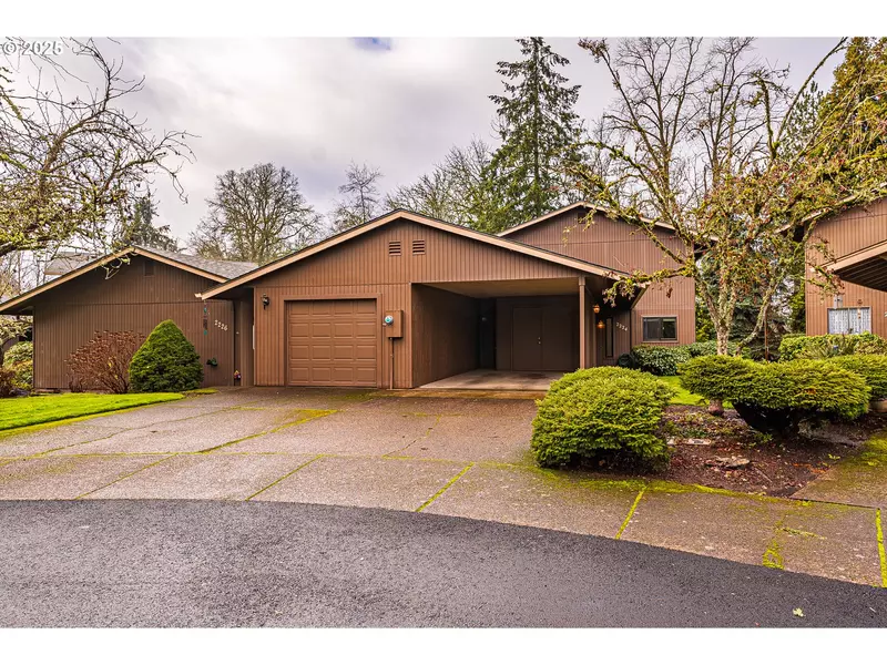 2224 RIDGEWAY DR, Eugene, OR 97401