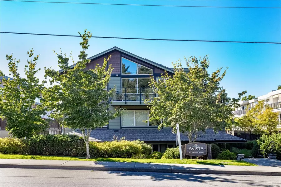 257 Moilliet St S #302, Parksville, BC V9P 0B3