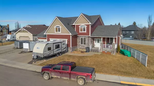 28 Waterfront LNDG, Coaldale, AB T1M 0B4