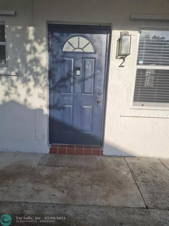 Oakland Park, FL 33334,970 NE 40th St  #2