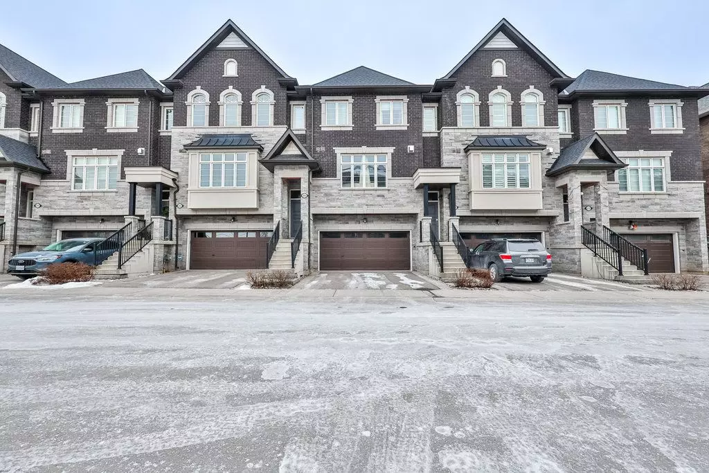 Oakville, ON L6M 1P4,2263 Khalsa Gate