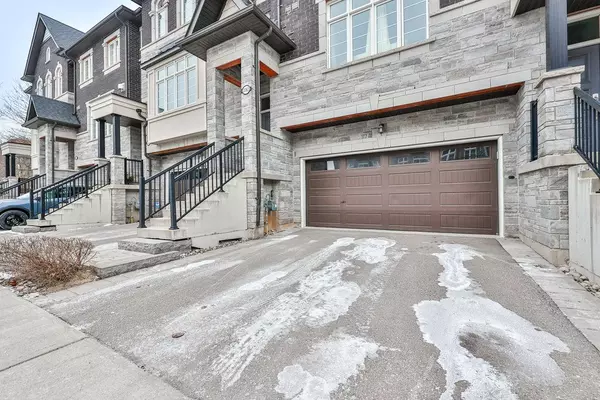 Oakville, ON L6M 1P4,2263 Khalsa Gate