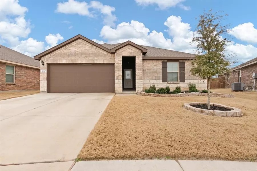 1907 Skylar Lane, Cleburne, TX 76033