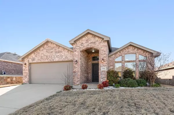 144 Wilson Cliff Drive, White Settlement, TX 76108