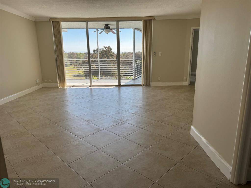 Pompano Beach, FL 33069,4020 W Palm Aire  #508