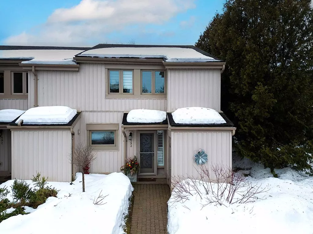 Collingwood, ON L9Y 5B4,493 Oxbow CRES