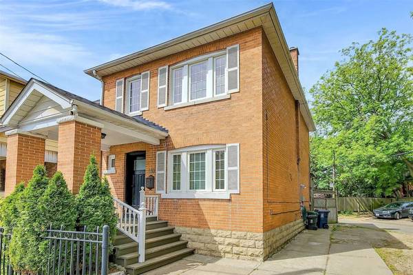 410 Woodbine AVE #Main, Toronto E02, ON M4L 3P6