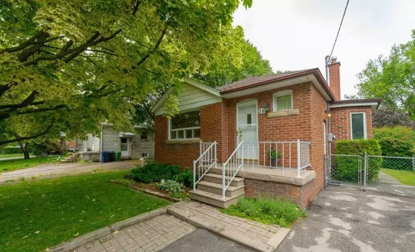 26 Melody RD, Toronto W05, ON M9M 1C7