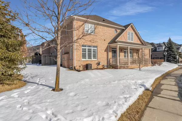 Oakville, ON L6M 5C9,2295 Rochester CIR #18