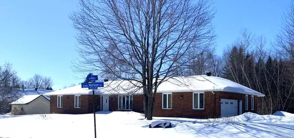 Orleans - Cumberland And Area, ON K0A 3H0,1960 Horizon DR