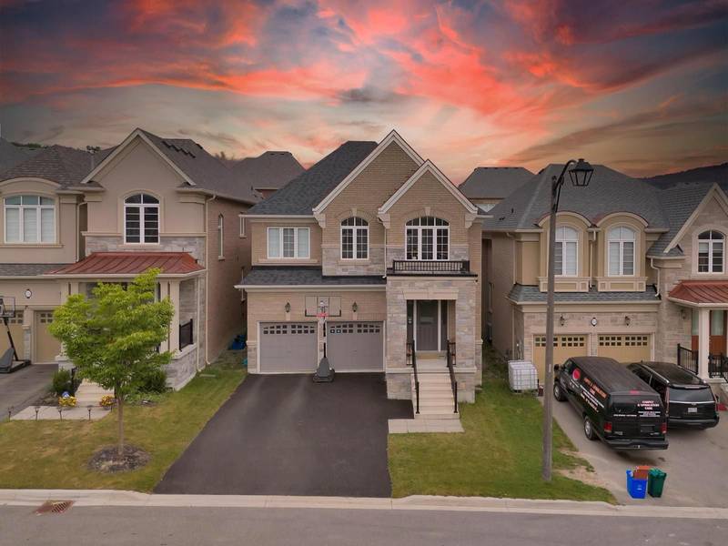 77 Forest Edge CRES, East Gwillimbury, ON L9N 0S6