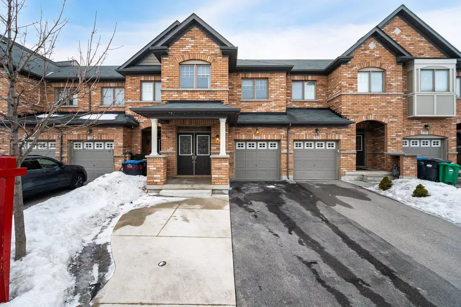 33 Davenfield CIR, Brampton, ON L6P 4L9