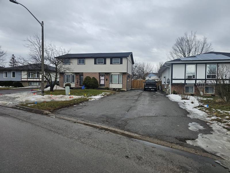 25 Arran DR, St. Catharines, ON L2N 1L6