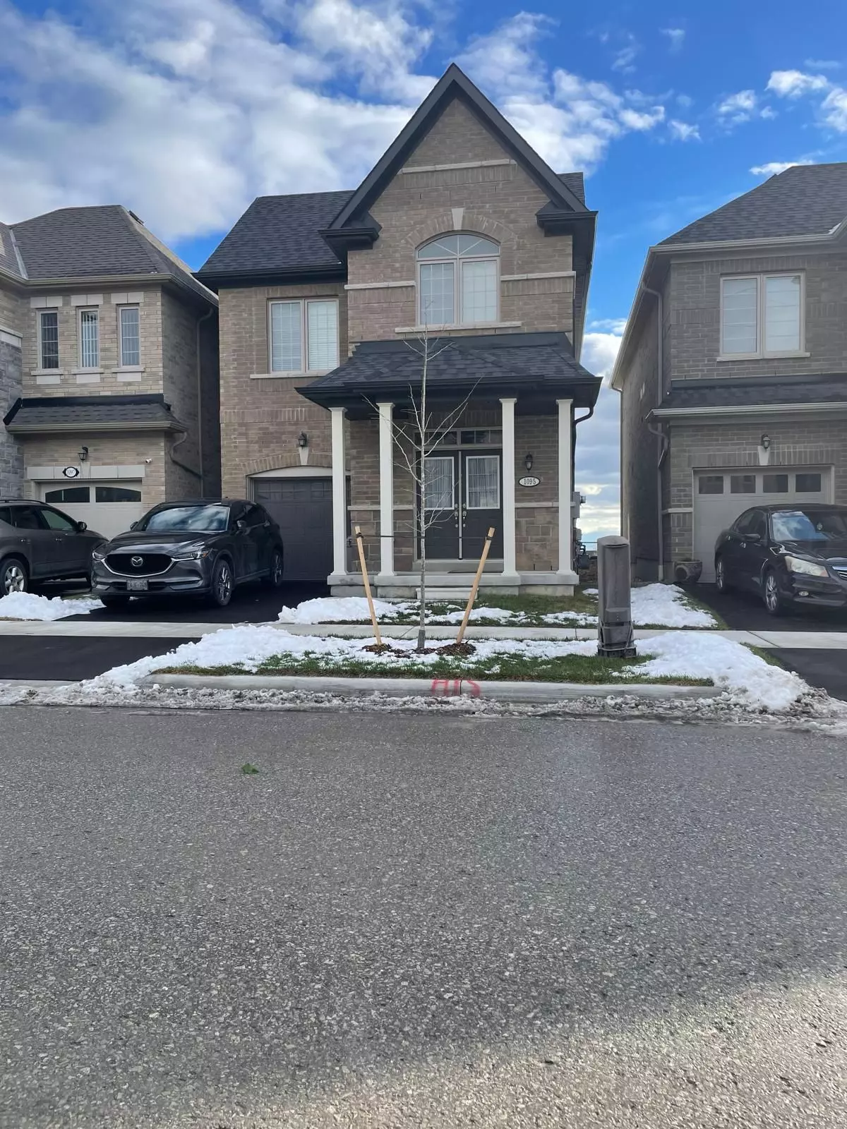 Pickering, ON L1X 0M8,1095 Skyridge BLVD