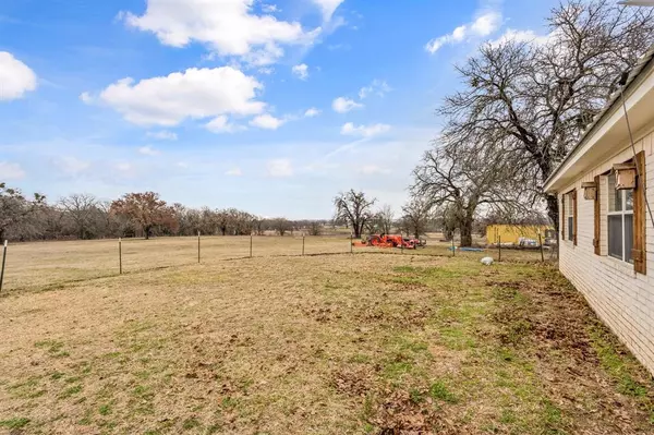 Azle, TX 76020,399 County Road 4863