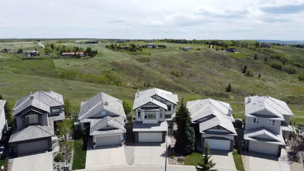 47 Glensummit Close, Cochrane, AB T4C 2K1