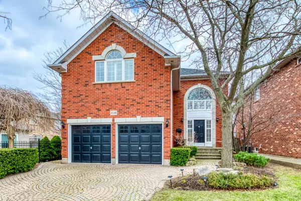 2018 Heatherwood DR, Oakville, ON L6M 3P6