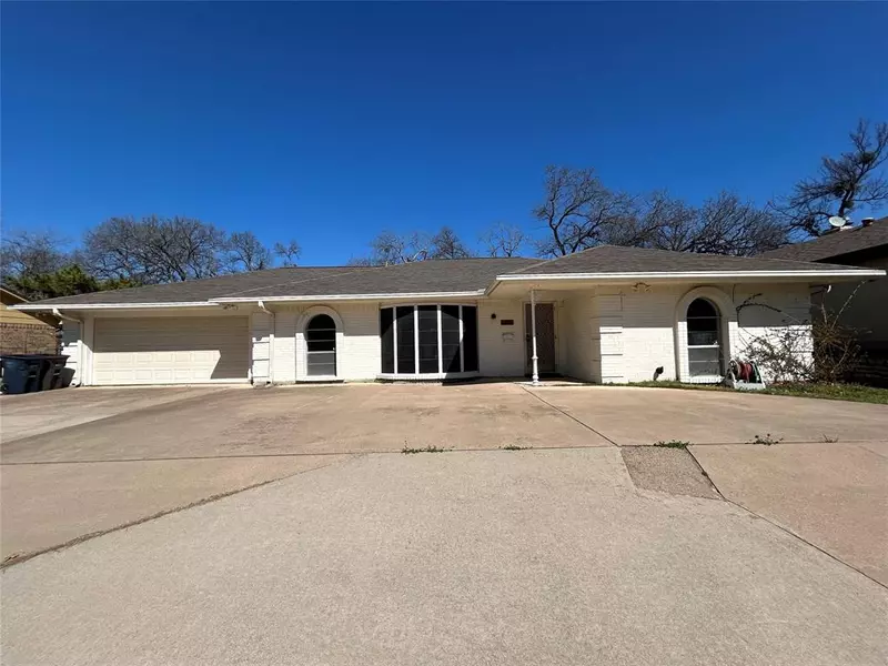 7229 Martha Lane, Fort Worth, TX 76112