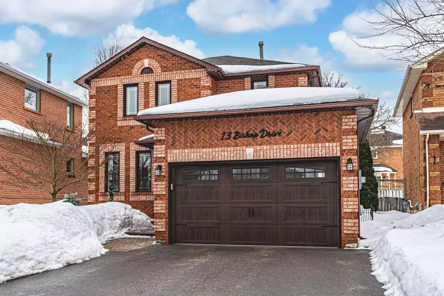 13 Bishop DR, Barrie, ON L4N 6Y6