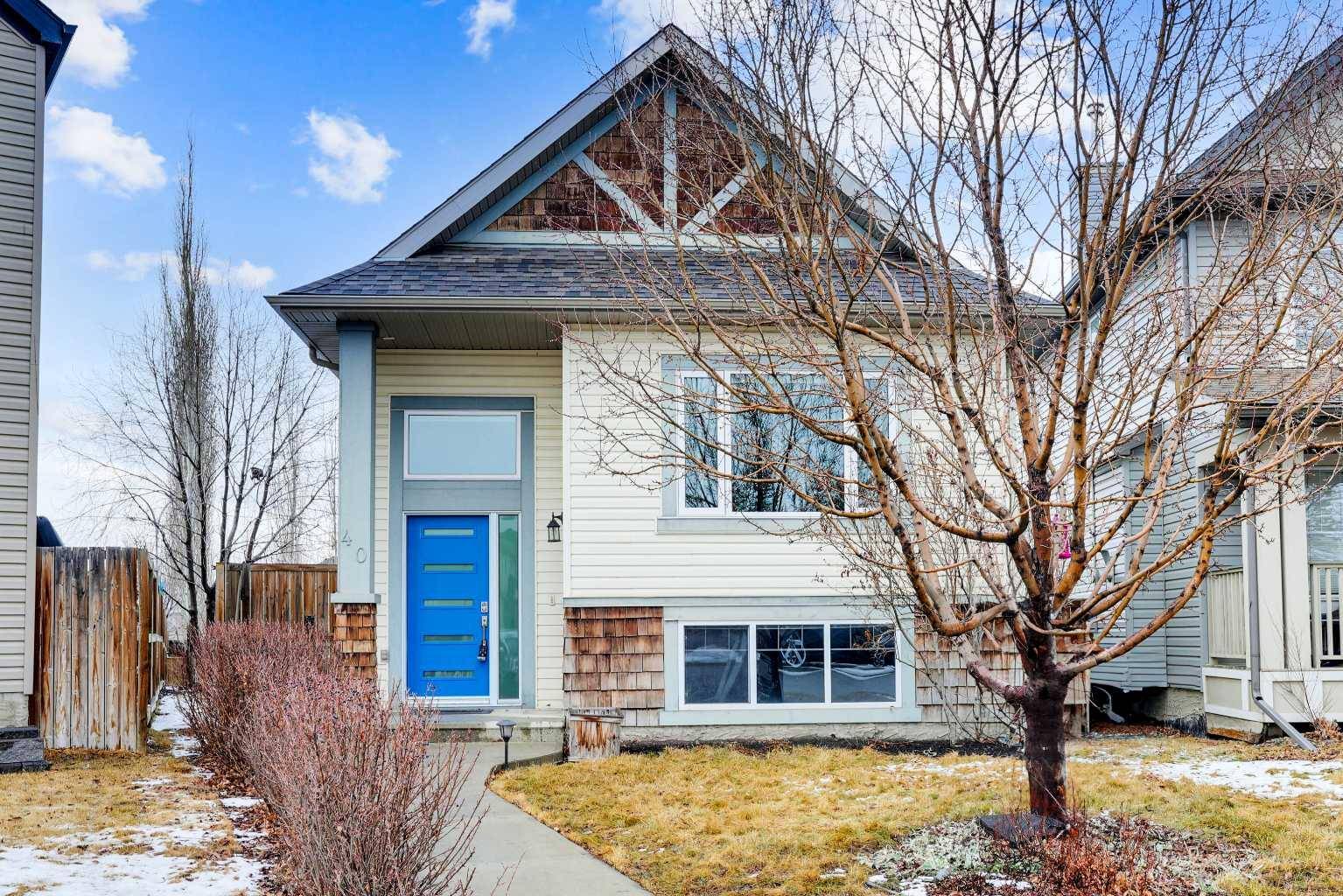 40 Copperstone CT Southeast, Calgary, AB T2Z0J4