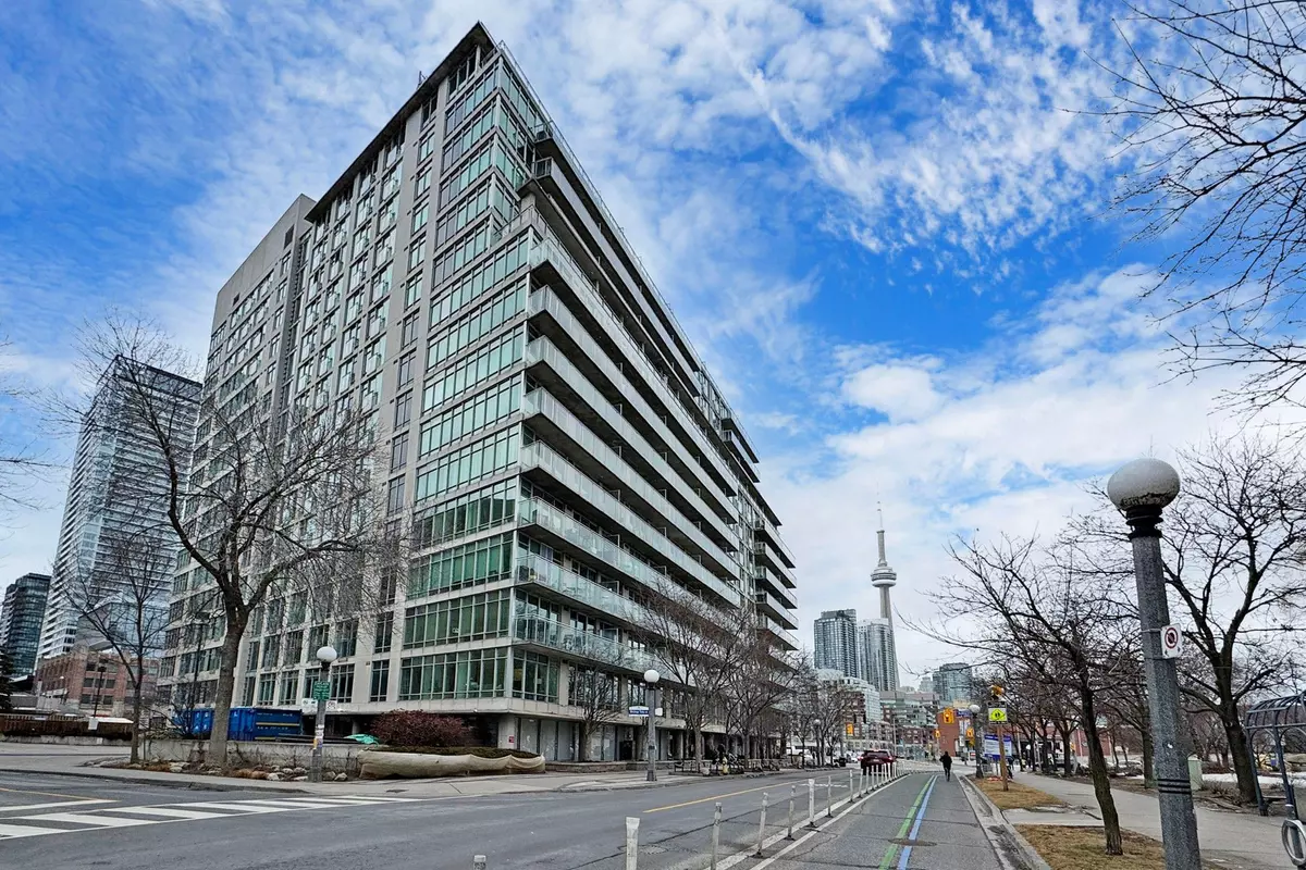 Toronto C01, ON M5V 3N2,650 Queens Quay #216