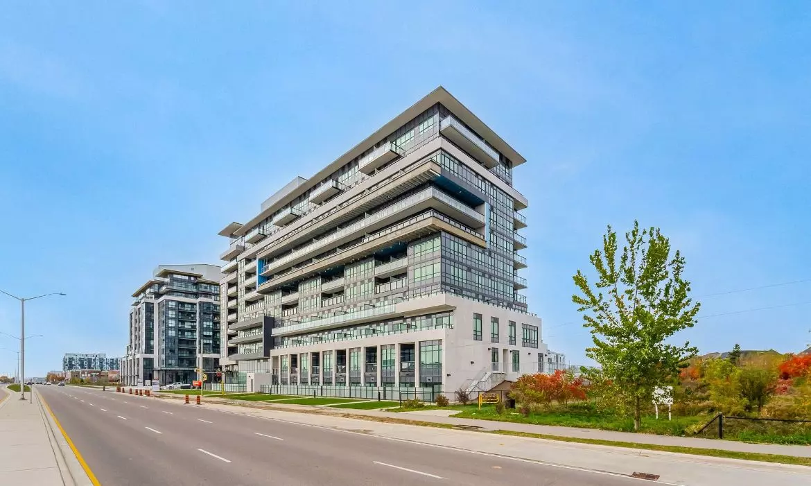 Oakville, ON L6M 5R8,395 Dundas ST W #116