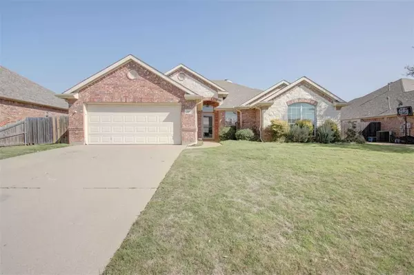 811 Sugar Hill Avenue, Cleburne, TX 76033