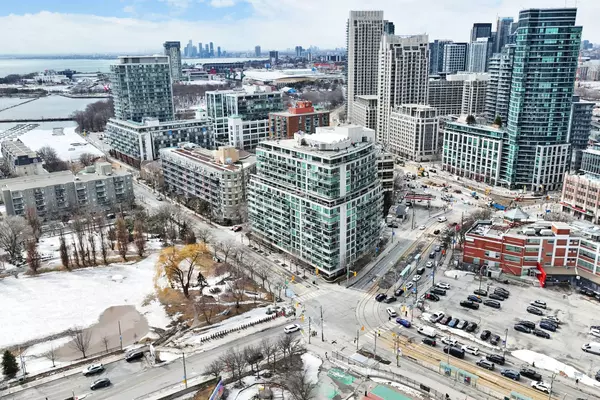 Toronto C01, ON M5V 3N2,650 Queens Quay #216