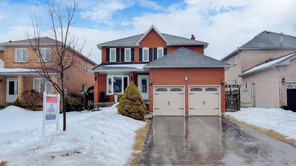 39 Falstaff CRES,  Whitby,  ON L1R 1W3