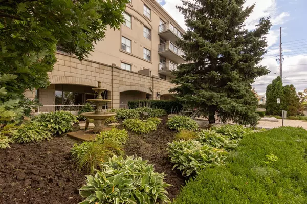 Vaughan, ON L4K 5N7,2500 Rutherford RD E #Unit 516