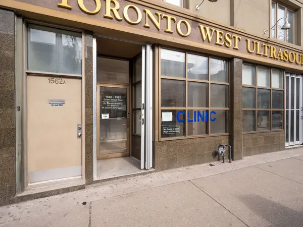 Toronto W01, ON M6R 1A6,1560- 1562 Queen ST W