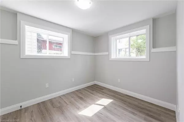 Guelph, ON N1H 4S2,330 Exhibition ST #2