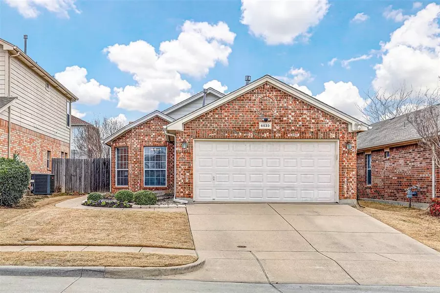 6533 Regina Drive, Fort Worth, TX 76131