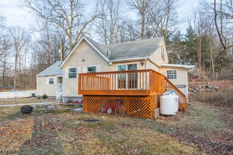 22 Elizabeth Rd, West Milford Twp., NJ 07421