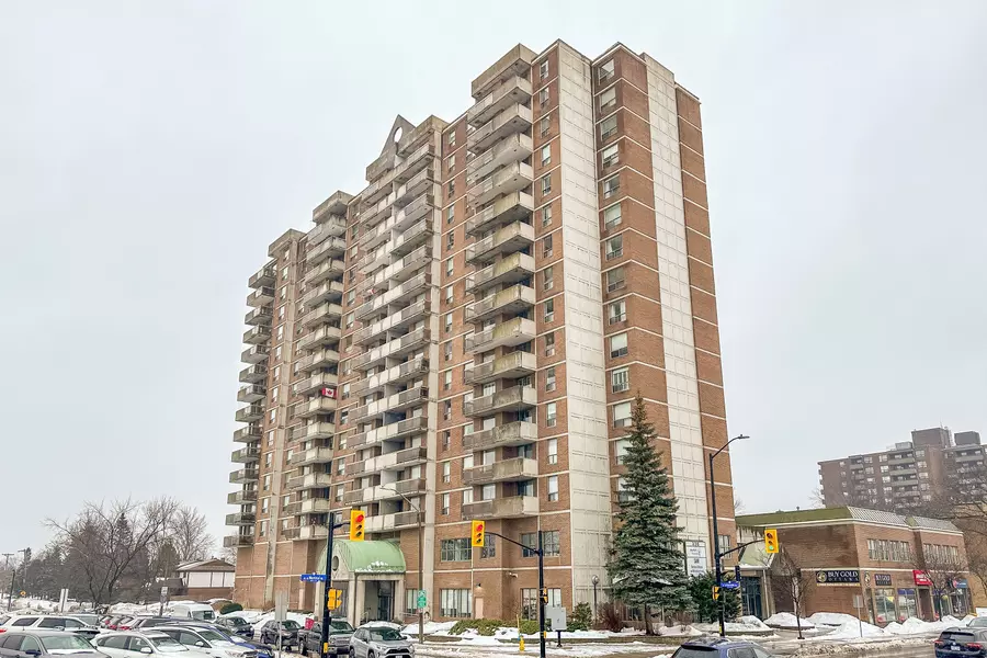 200 LAFONTAINE AVE #901, Vanier And Kingsview Park, ON K1L 8K8