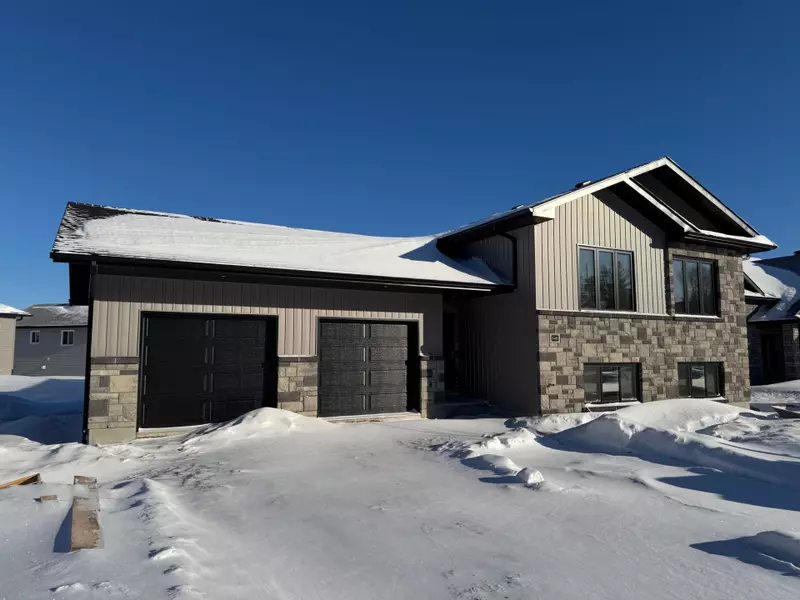 146 Chad ST, Petawawa, ON K8H 0G8