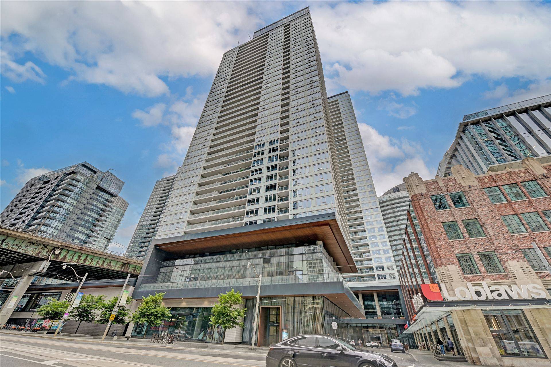 19 Bathurst ST #4101,  Toronto C01,  ON M5V 0N2