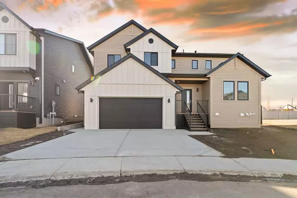 648 South Point Heath Southwest, Airdrie, AB T4B 5H9