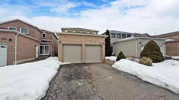 929 Rambleberry AVE, Pickering, ON L1V 5Y9