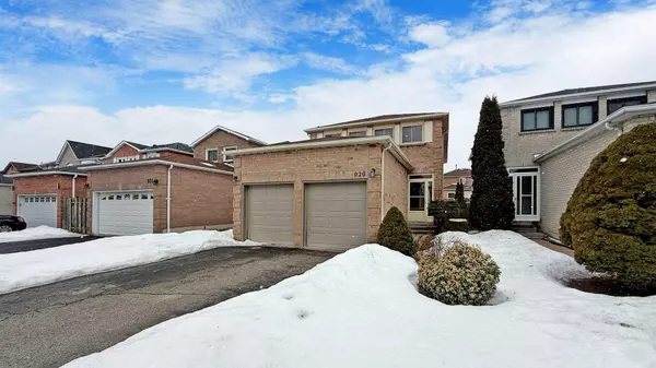 Pickering, ON L1V 5Y9,929 Rambleberry AVE