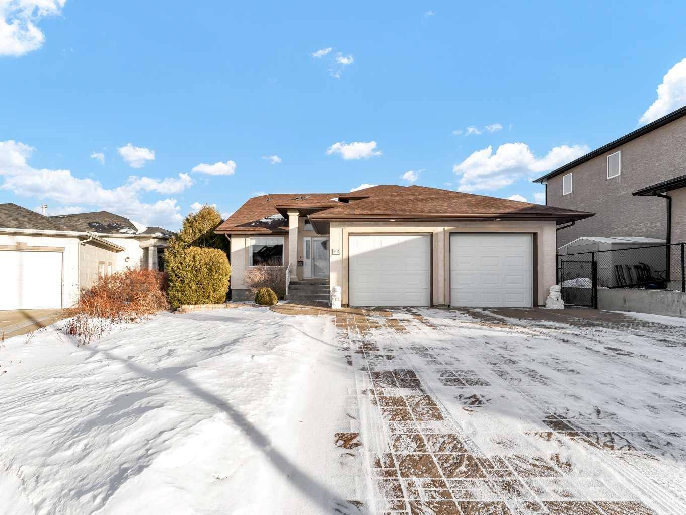 52 Sierra PL SW, Medicine Hat, AB T1B4X7